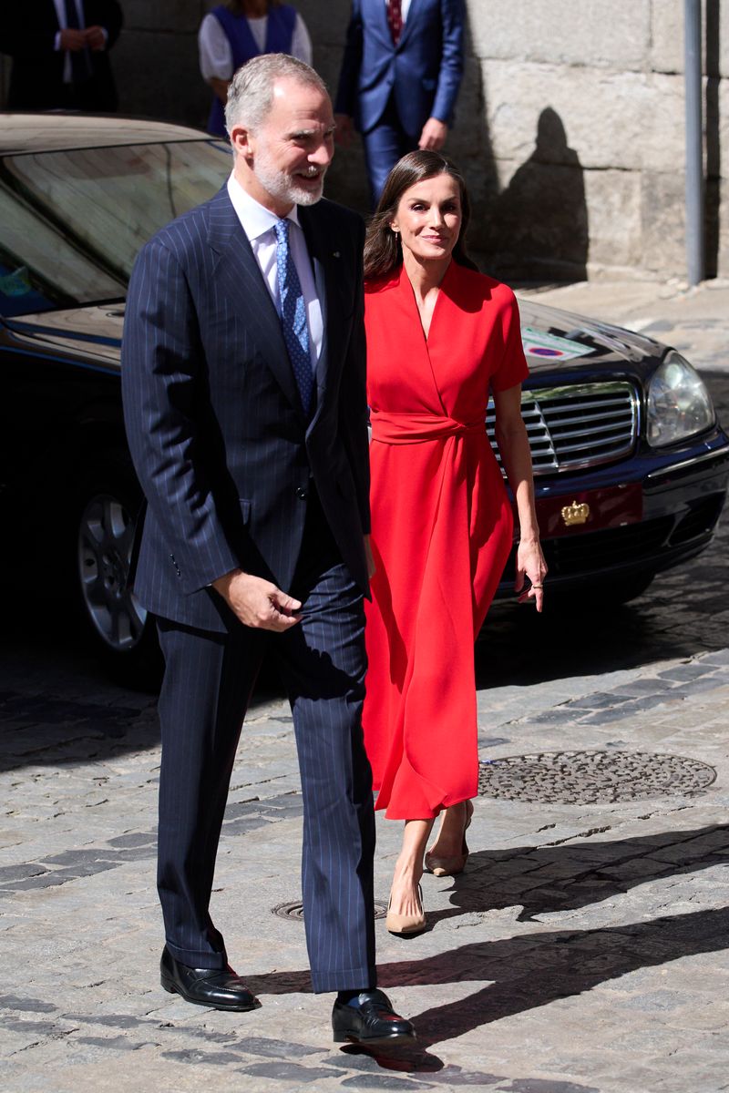 She is once again embracing her signature color