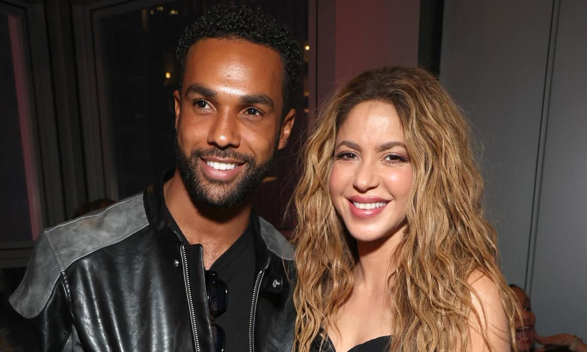 Shakira y Lucien Laviscount