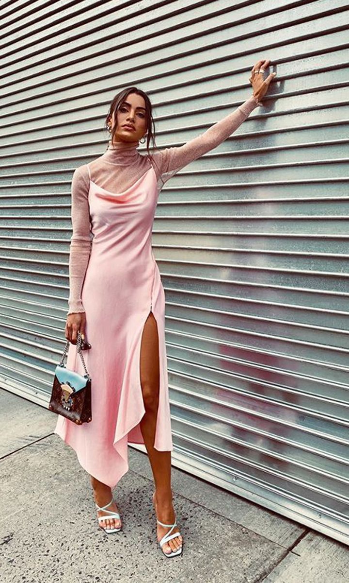 Camila Coelho total pink look