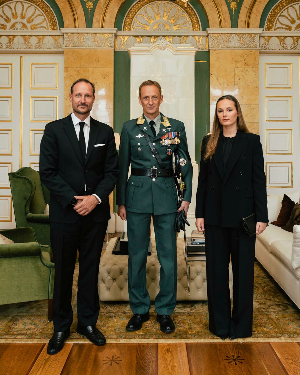 King Haakon VIII and Crown Princess Ingrid Alexandra pose with Norway’s chief of defense following a condolence audience held in memory of King Harald V.
