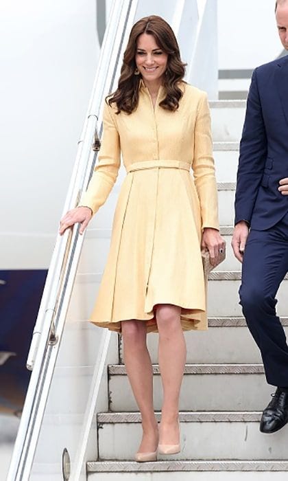 The royal tour continues in Bhutan! The 34-year-old made her fashionable entrance in a recycled buttermilk yellow coat dress from one of her favorite designers, Emilia Wickstead.
<br>
Photo: Getty Images