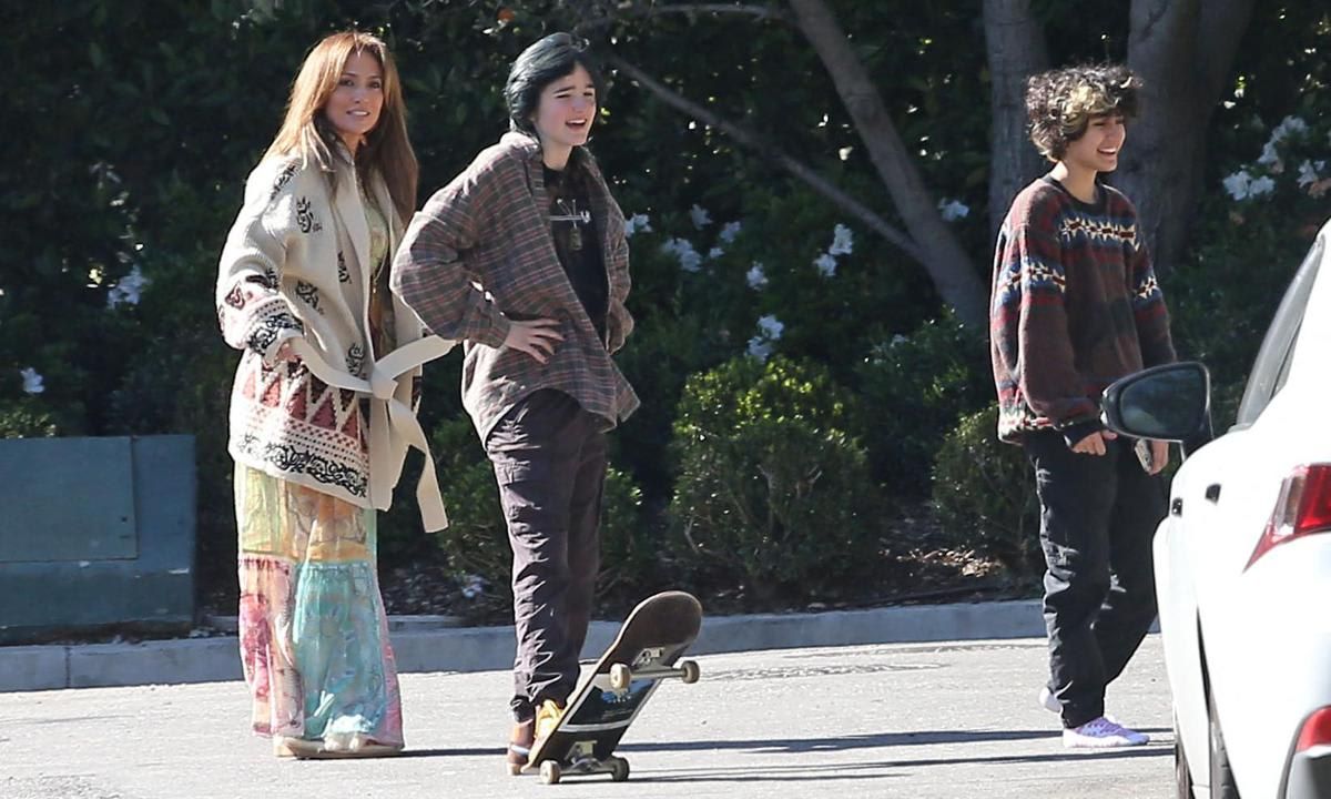 Ben Affleck and JLo record the kids