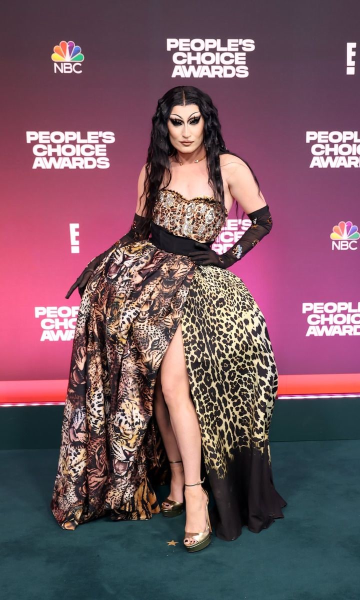 2021 E! People's Choice Awards - Arrivals