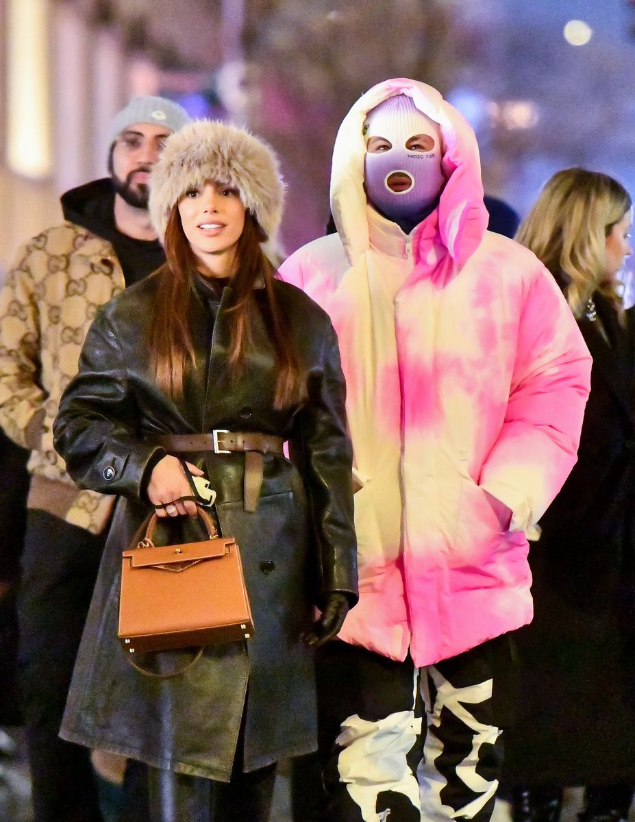  Neymar with girlfriend Bruna Biancardi