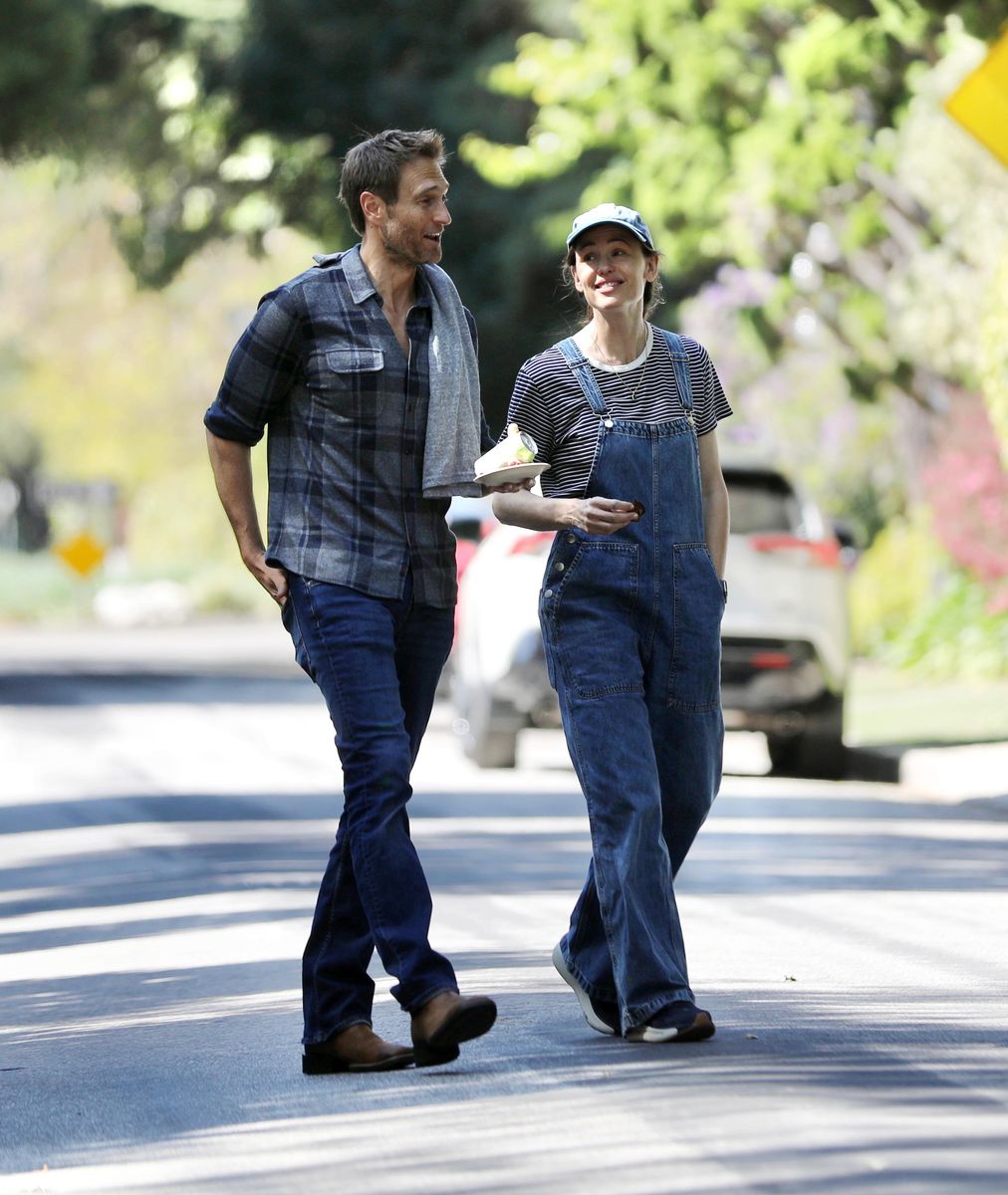 John Miller and Jennifer Garner in Los Angeles