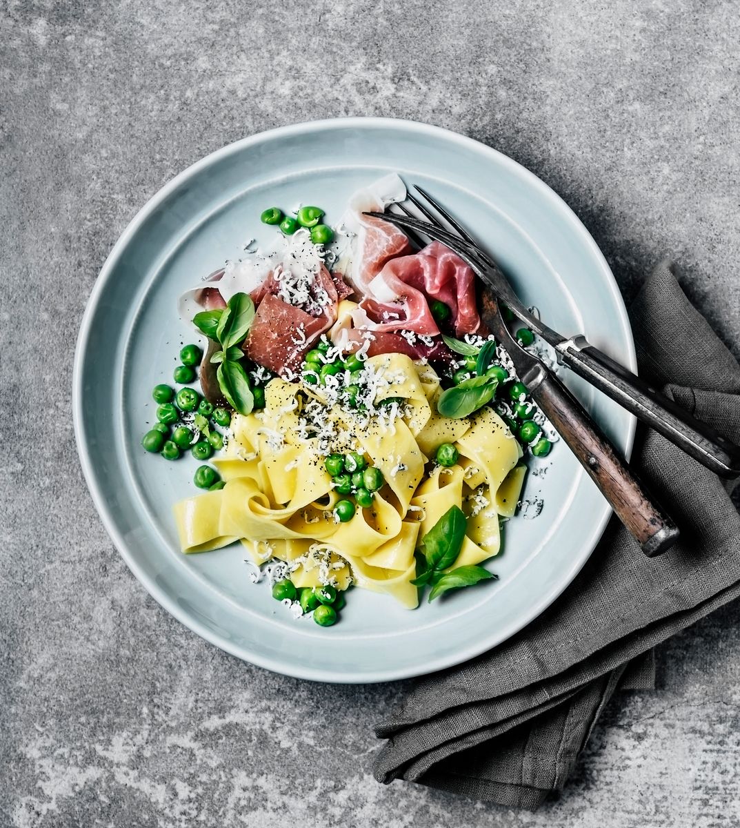 Hadid arranges the slices into what she calls a “prosciutto flower” before roughly chopping them into different-sized pieces.