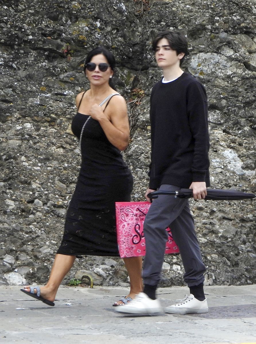 Lauren Sánchez with her son Evan shopping in Portofino