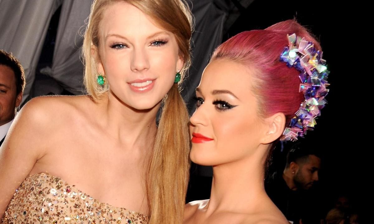 2011 American Music Awards   Red Carpet
