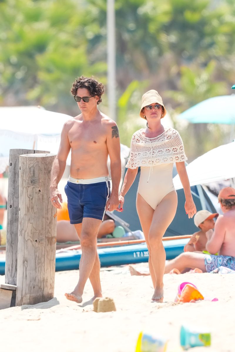 The singer and former Canadian prime minister appeared completely smitten