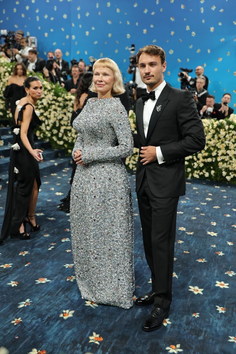 Pamela Anderson debuts short hair at the 2025 Met Gala