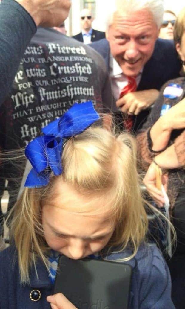 Bill Clinton's photobomb took over social media and was priceless