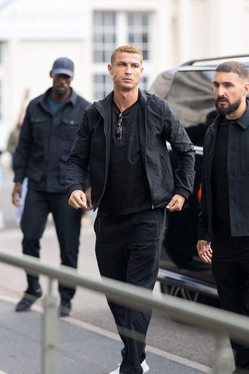 Ronaldo arrived in Paris shortly after scoring his 977th career goal in Al-Nassr's 4-0 win over Al-Riyadh. 