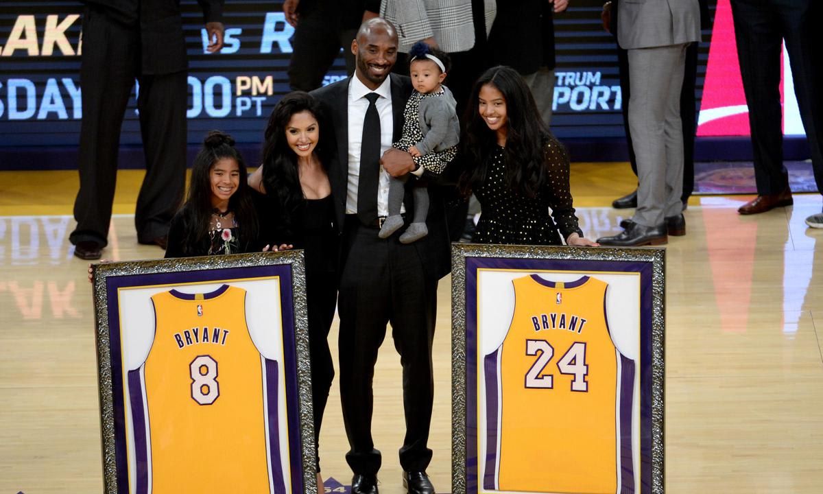 Golden State Warriors v Los Angeles Lakers