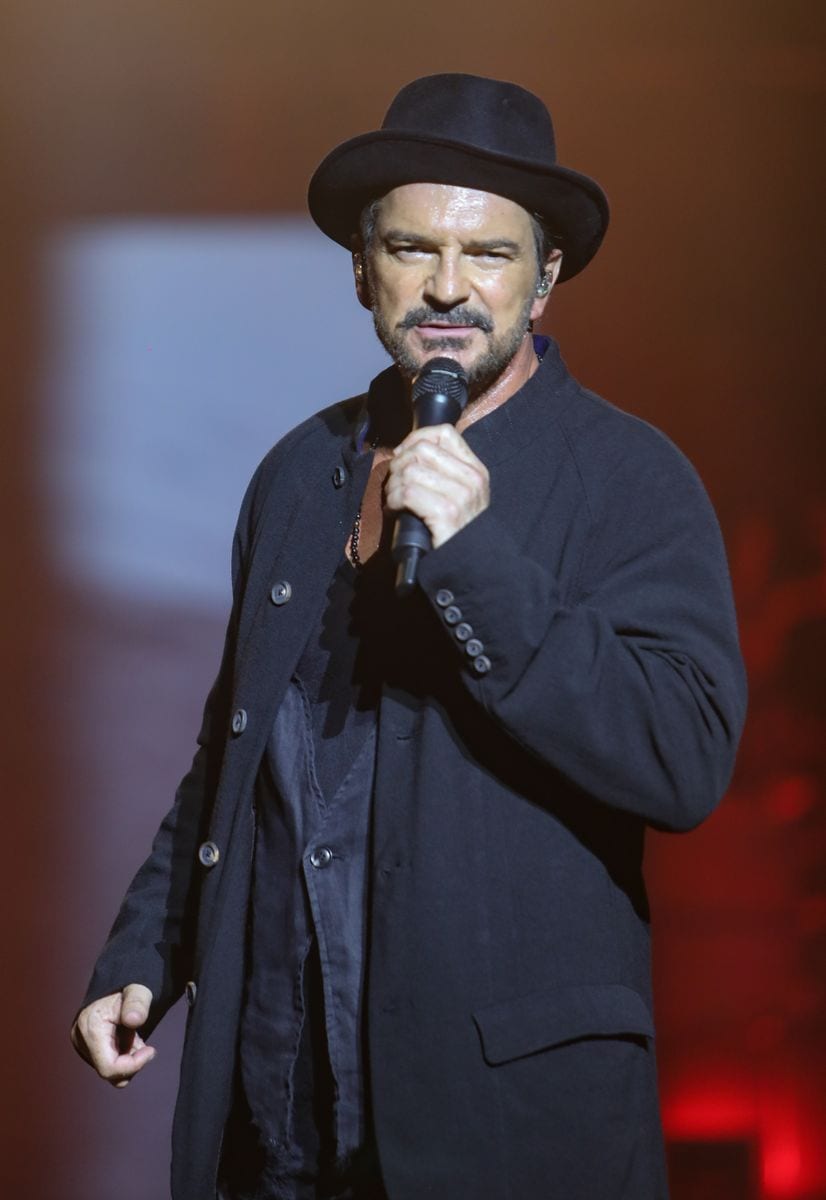 Singer Ricardo Arjona performs during a concert as part of the 'Blanco y Negro Tour' at Estadio Beto Avila on March 10, 2023 in Cancun, Mexico. (Photo by Thaddaeus McAdams / Getty Images)