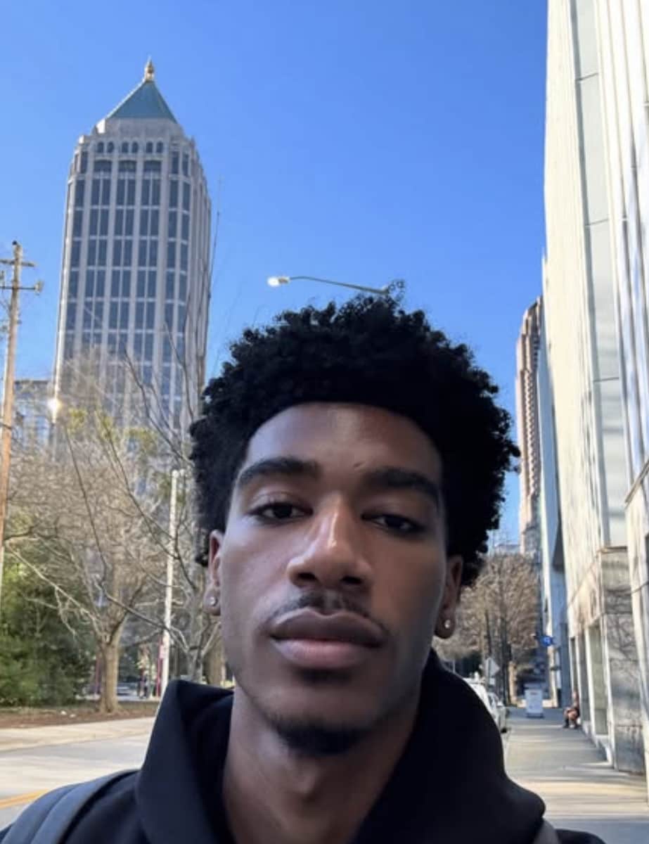 Sera is based in Atlanta and has an interest in music
