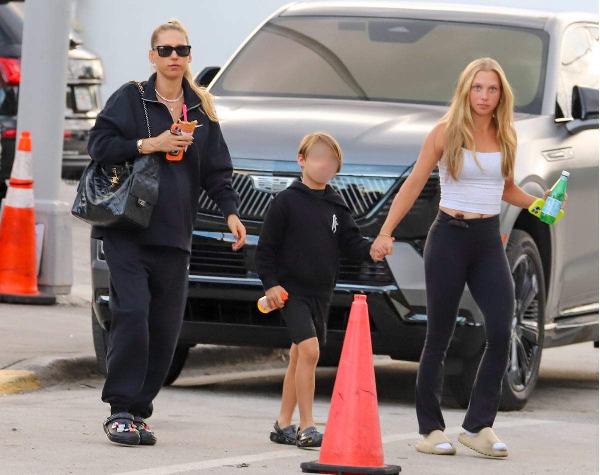 Anna Kournikova was seen alongside her son and their babysitter in Miami