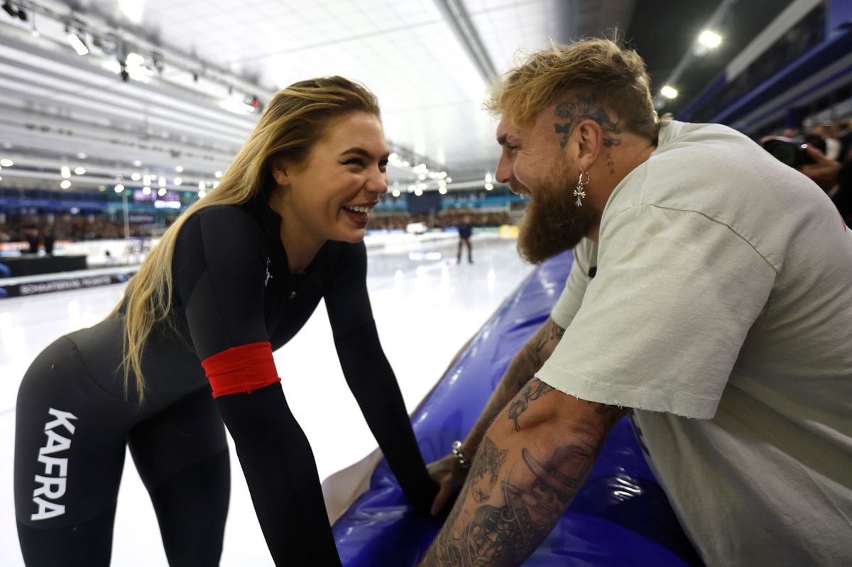 Heerenveen, Netherlands - December 29: Jake Paul Jutta Leerdam during the Daikin NK Allround & Sprint Ice Skating Dutch Championships at Thialf Ice Arena on December 29, 2024 in Heerenveen, Netherlands. (Photo by Henk Jan Dijks/Marcel ter Bals/DeFodi Images/DeFodi via Getty Images)