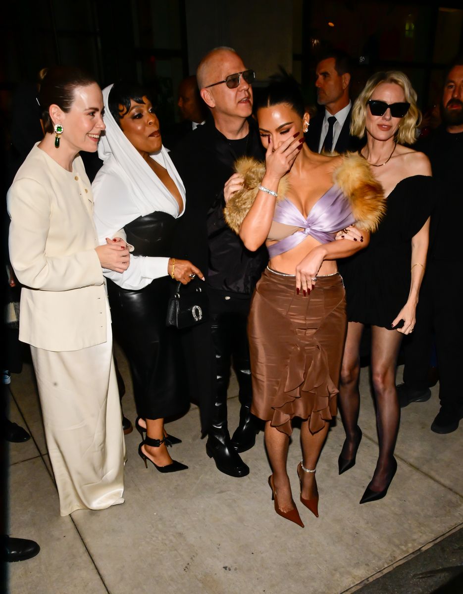 Sarah Paulson handled the moment like a true professional, amused but not buying in too quickly.