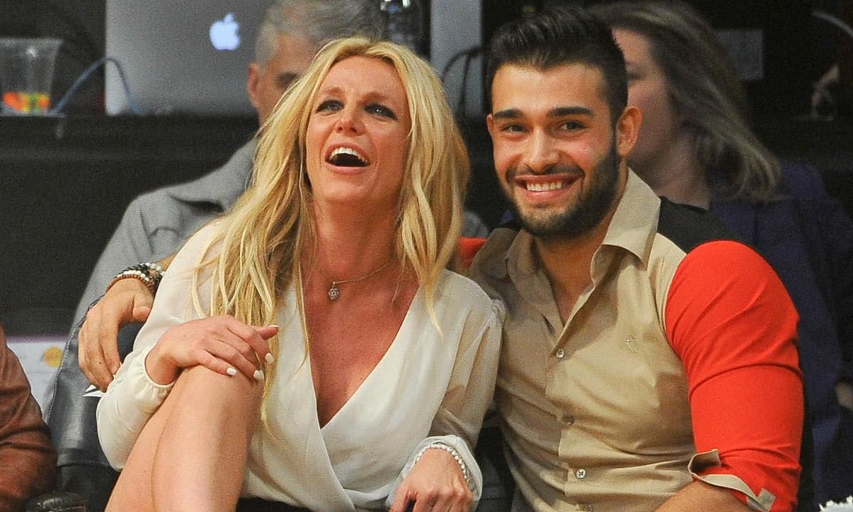 Celebrities At The Los Angeles Lakers Game