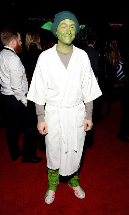 Joseph Gordon-Levitt rocked 'The Force Awakens' red carpet in a home made Yoda costume, featuring handmade green ears.
Photo: Getty Images