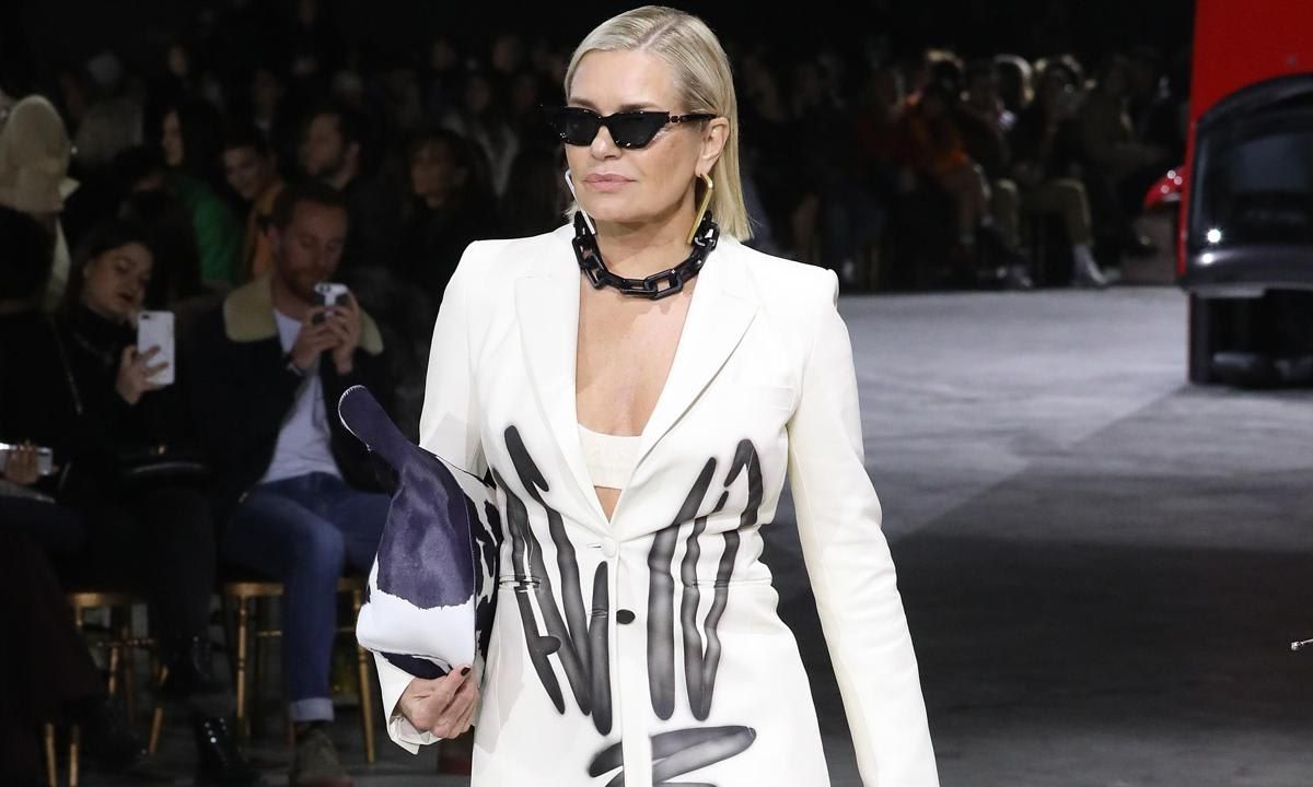 Off White : Runway   Paris Fashion Week Womenswear Fall/Winter 2020/2021