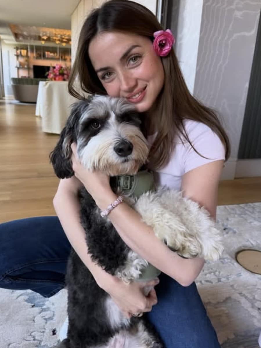 Ana de Armas and her dog Salsa