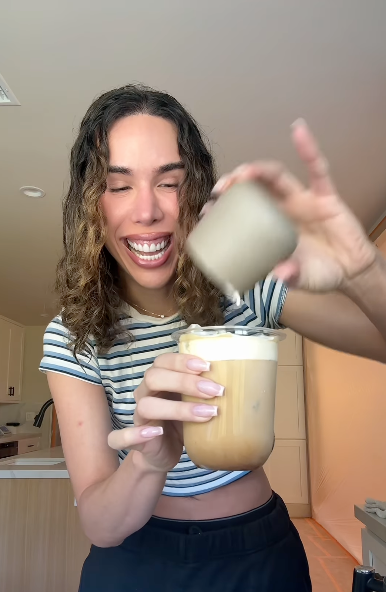 Kylie Jenner’s makeup artist Ariel Tejada makes her a salted maple latte with vanilla cream. Here’s what’s in the celebrity coffee recipe.
