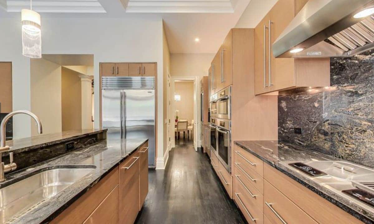 Michael Jordan's ex-wife Juanita sells River North mansion for $4.5M