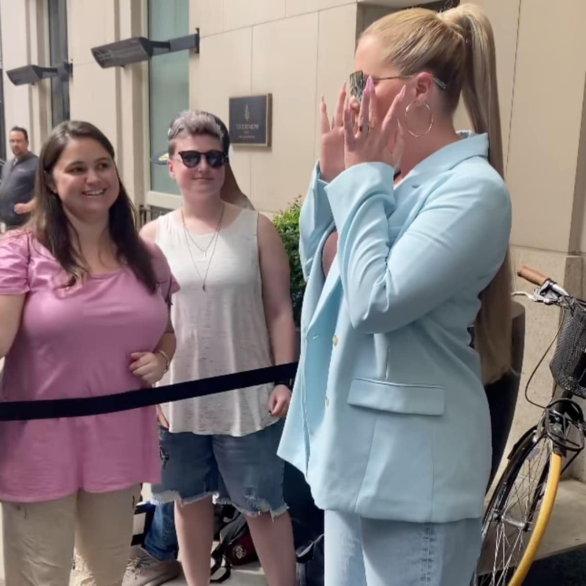 Amy Schumer transforms into new sister ‘Kamy Kardashian’