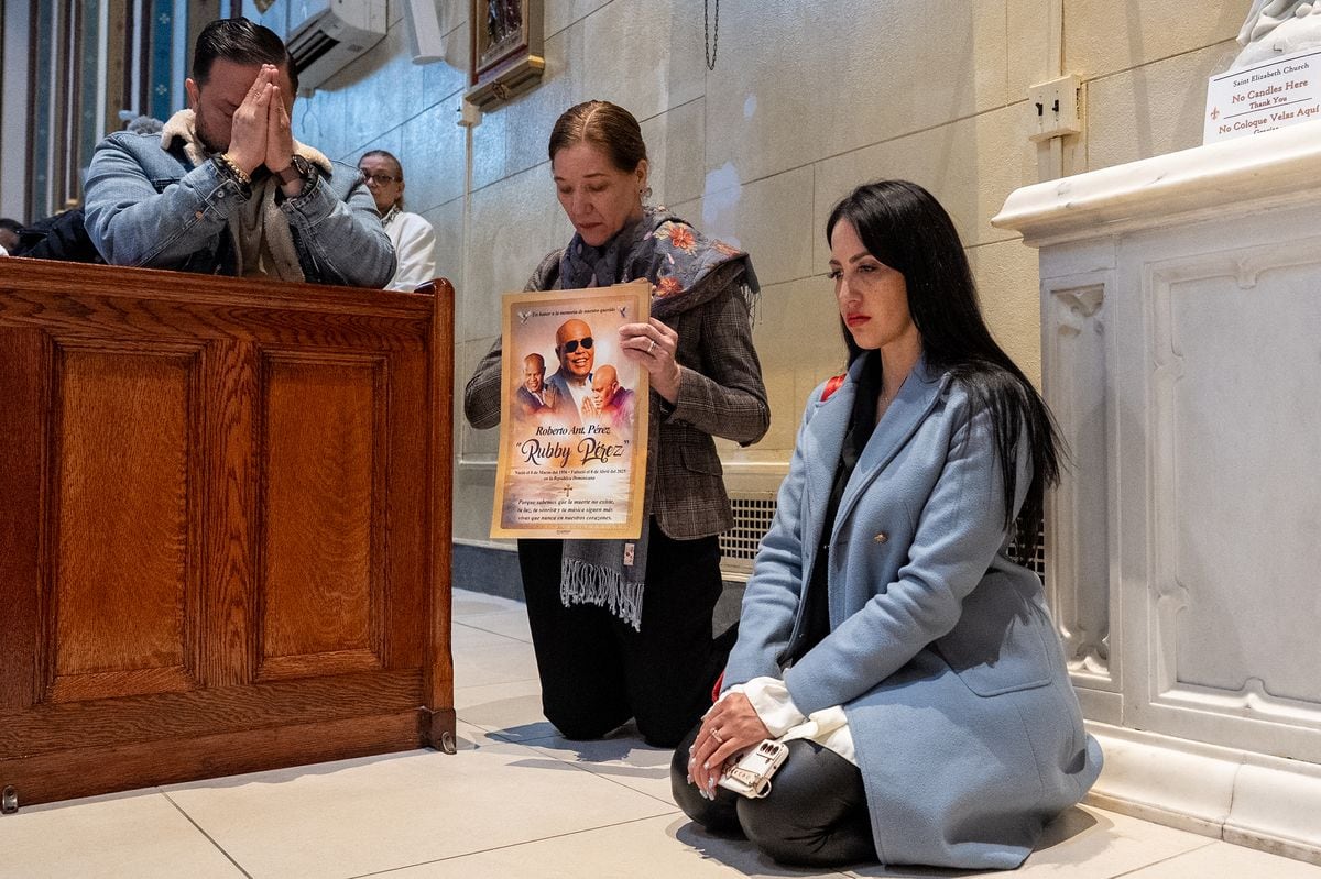  People gather for a mass at St. Elizabeth's church in Washington Heights to memorialize the victims of the roof collapse at Jet Set Night Club on April 9, 2025 in New York City. 