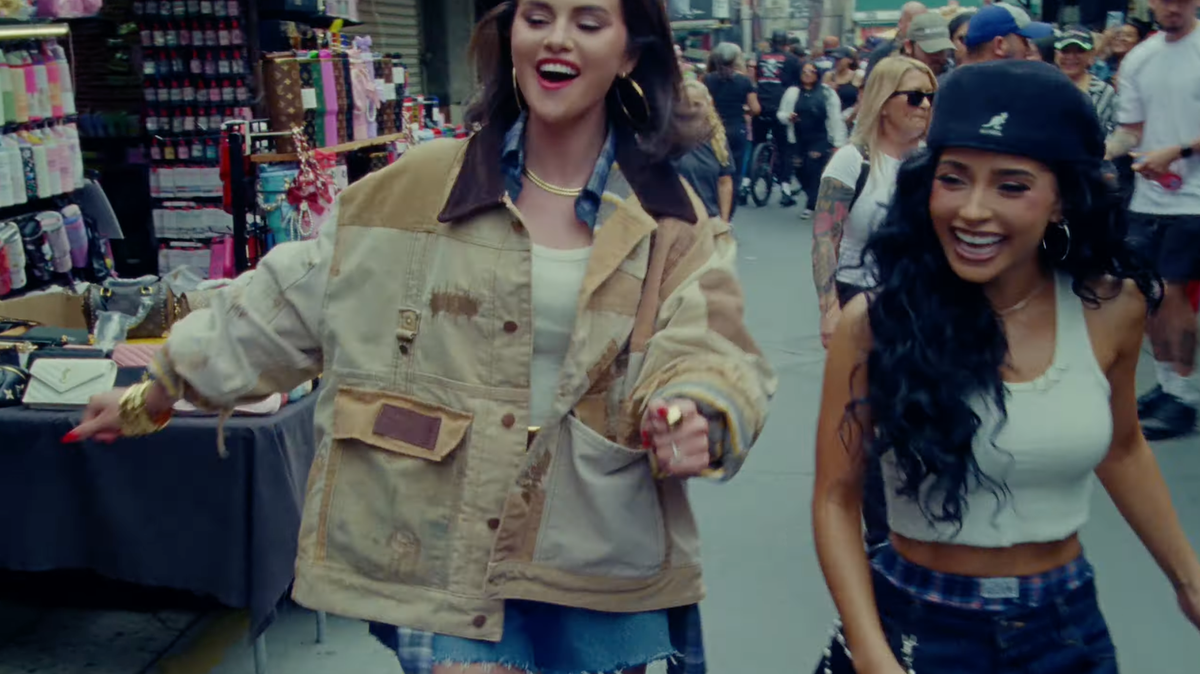 Benny Blanco, Selena Gomez, and Becky G are officially teaming up for the first time on a brand new single, "Te Olvido (La La)," which arrived at midnight ET on Friday, July 31.