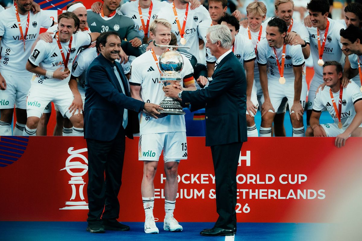 The Belgian King presented the World Cup trophy to Germany’s victorious team.