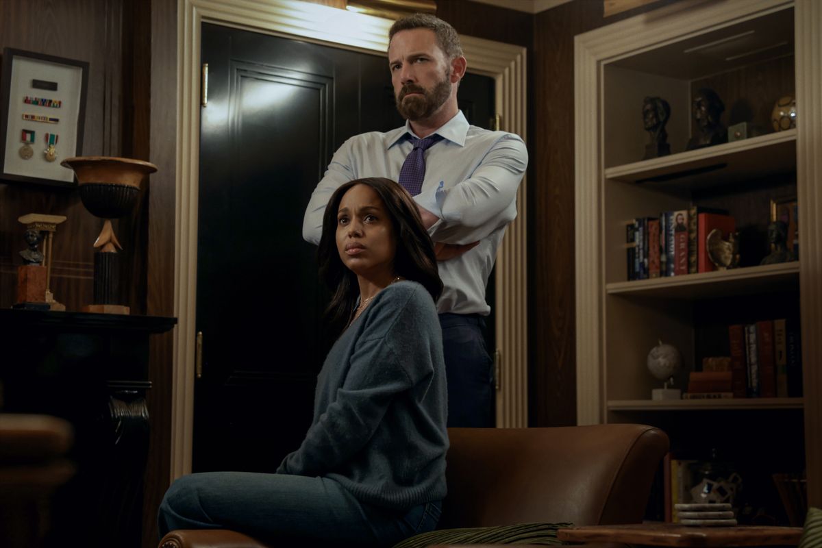 ANIMALS. (L to R) Kerry Washington as Abigail and Ben Affleck as Mark in Animals. Cr. Warrick Page/Netflix Â© 2026. 