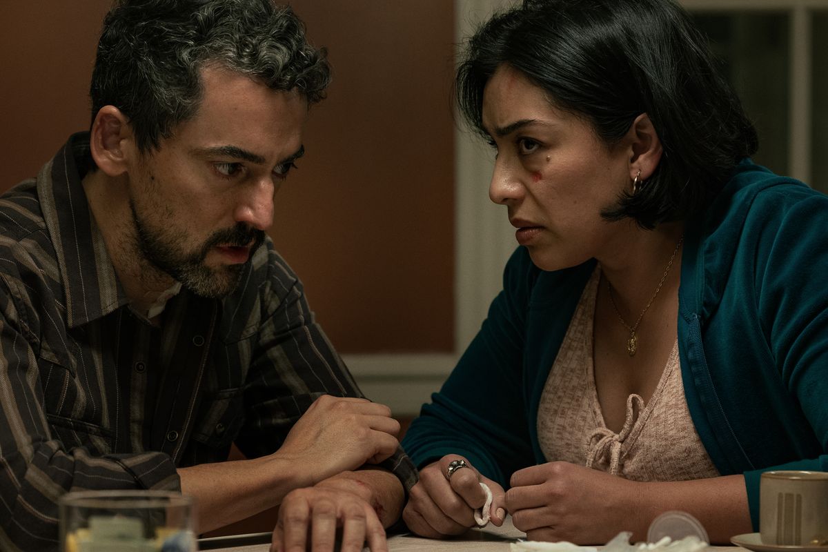 The film stars Mexican Luis Gerardo Méndez as Ramon and Adriana Paz as Cecilia