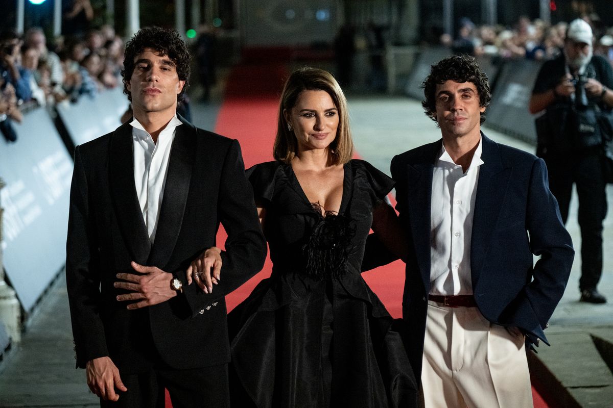 Javier Ambrossi expressed his pride in representing Spanish cinema as La bola negra begins its journey toward the 2027 Academy Awards.
