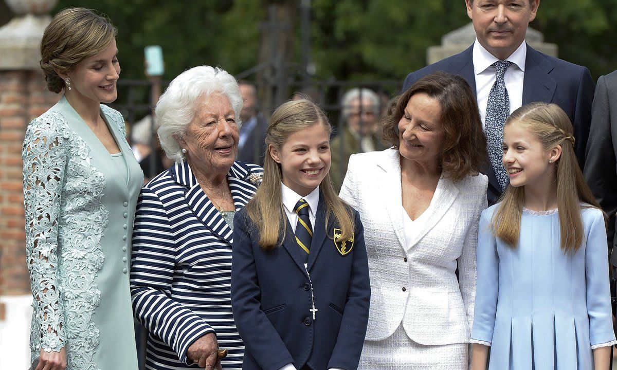 Queen Letizia's grandmother (second from the left) has reportedly passed away