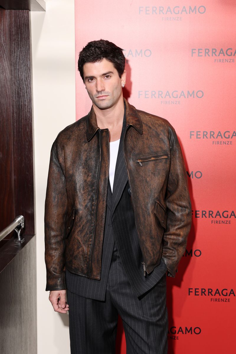 Forné has developed close friendships with many figures in the fashion industry and is often photographed alongside models, designers and actors