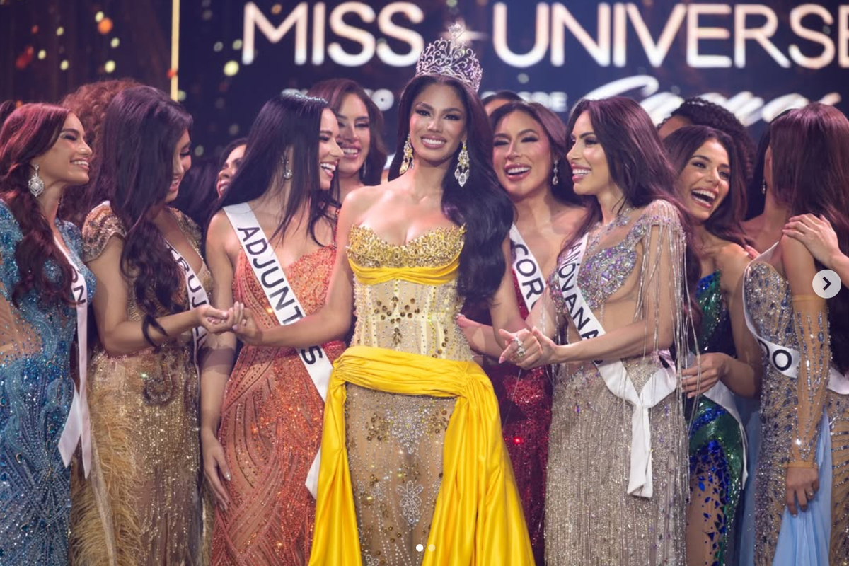 In a competition centered on the theme "Legacy," Barreto distinguished herself among 35 participants to succeed Zashely Alicea (center in yellow).
