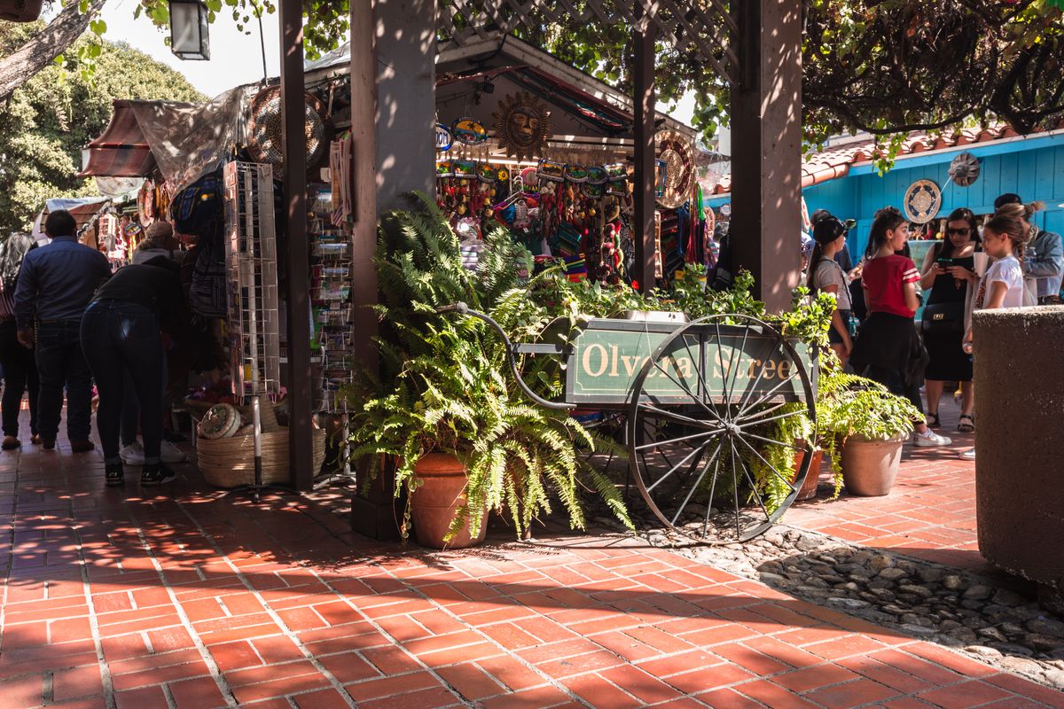  Olvera Street is a historic district in downtown Los Angeles, and a part of El Pueblo de Los Angeles Historic Monument. 