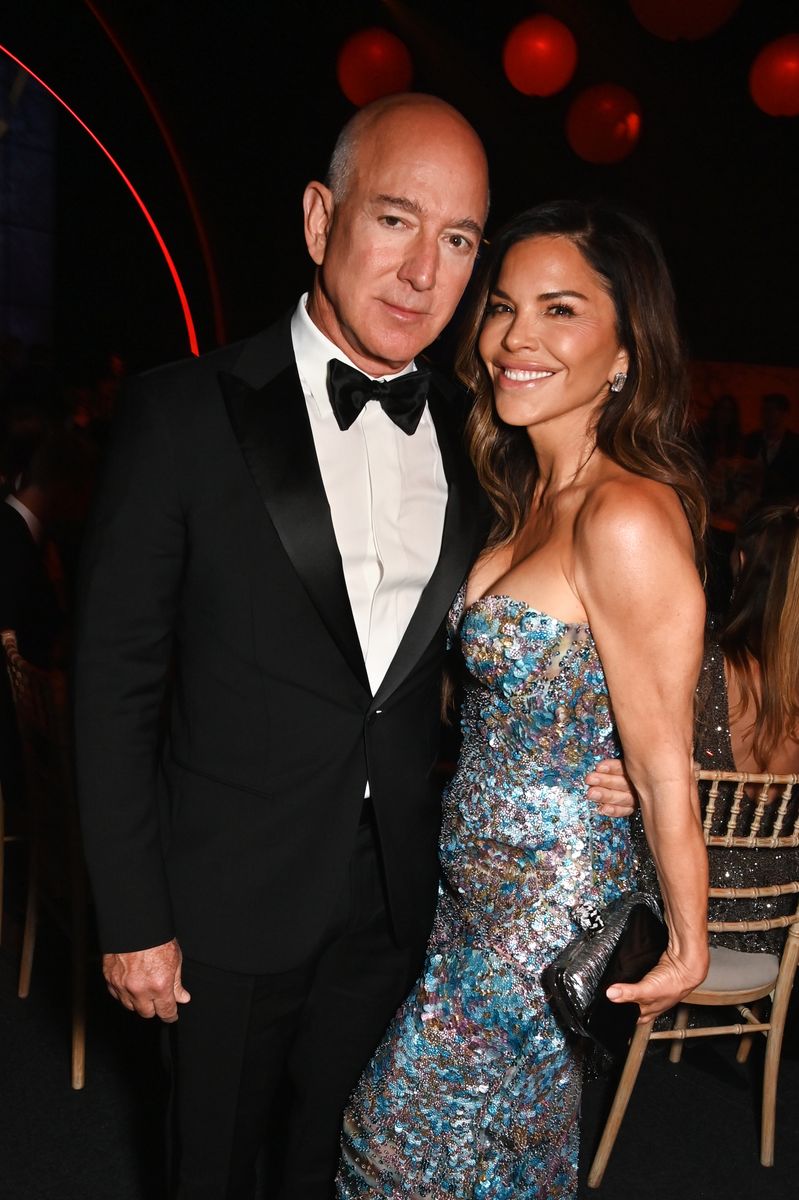 Lauren Sanchez & Jeff Bezos rock soft pastels on pre-wedding date night