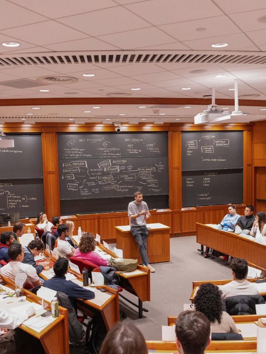 Gerard Piqué turns Harvard professor: The former footballer goes Ivy league