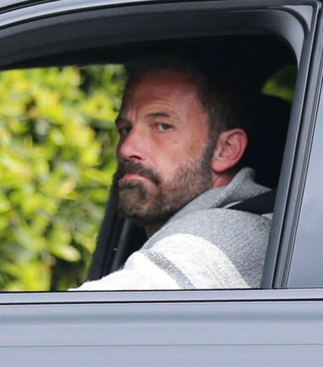  The Oscar-winning actor-director was seen organizing and overseeing preparations to vacate his Brentwood rental as he gets ready to move into his newly constructed mansion located just minutes from Jennifer and their three children. 