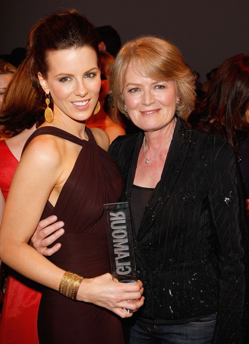 Kate Beckinsale and her mother, July Loe, in 2008's Glamour's Women of the Year Awards