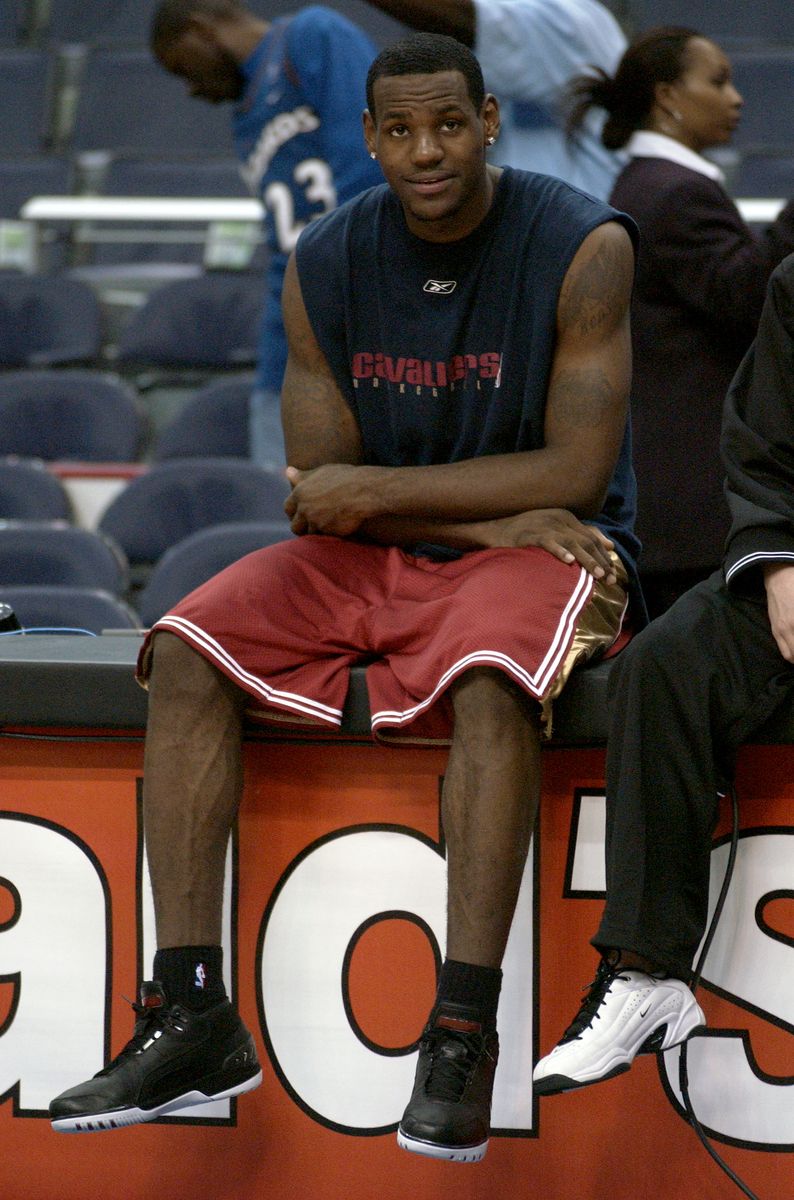 LeBron James #23 of the Cleveland Cavaliers warms up before the game against the Washington Wizards on November 19, 2003 