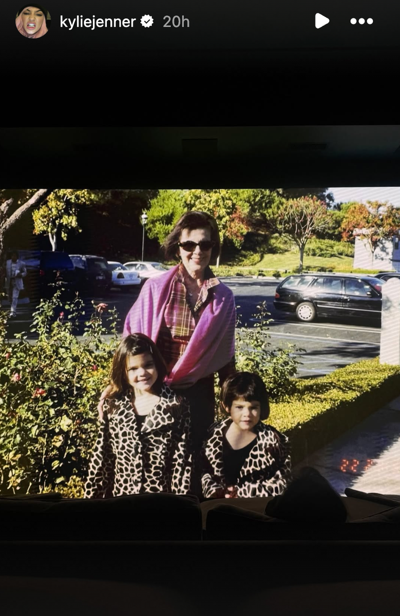 Kylie Jenner honors MJ with throwback photos