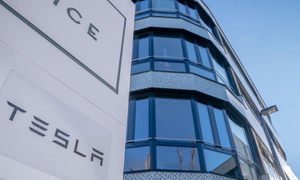 Threatening Packages To Ukrainian Missions Had Tesla Germany Sender Address