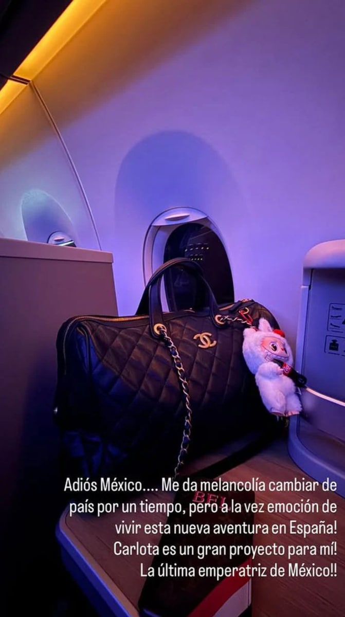 Belinda posted a photo from inside an airplane that quickly became a symbol of this transition.