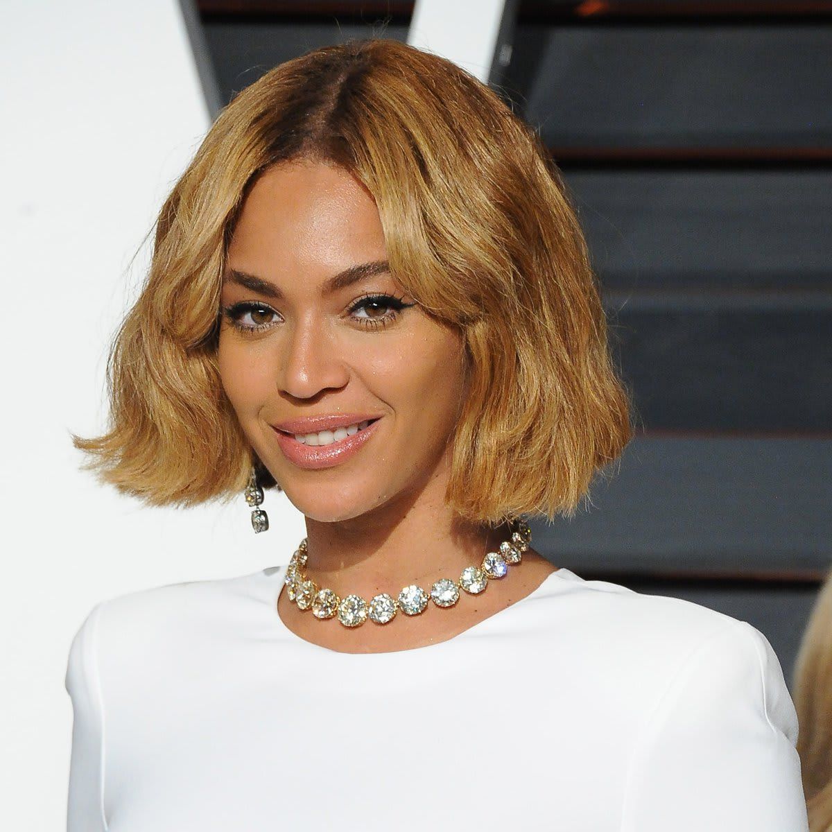 Beyonce con corte bob recto