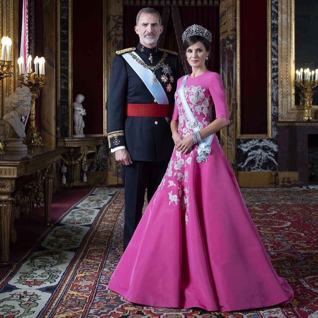 Spanish Royal family new official pictures of Queen Leitzia and King Felipe