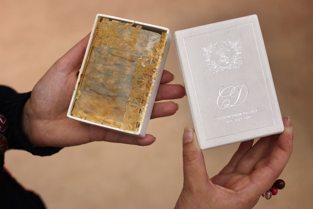 A slice of wedding cake that sold for 2,600 euros in 2021